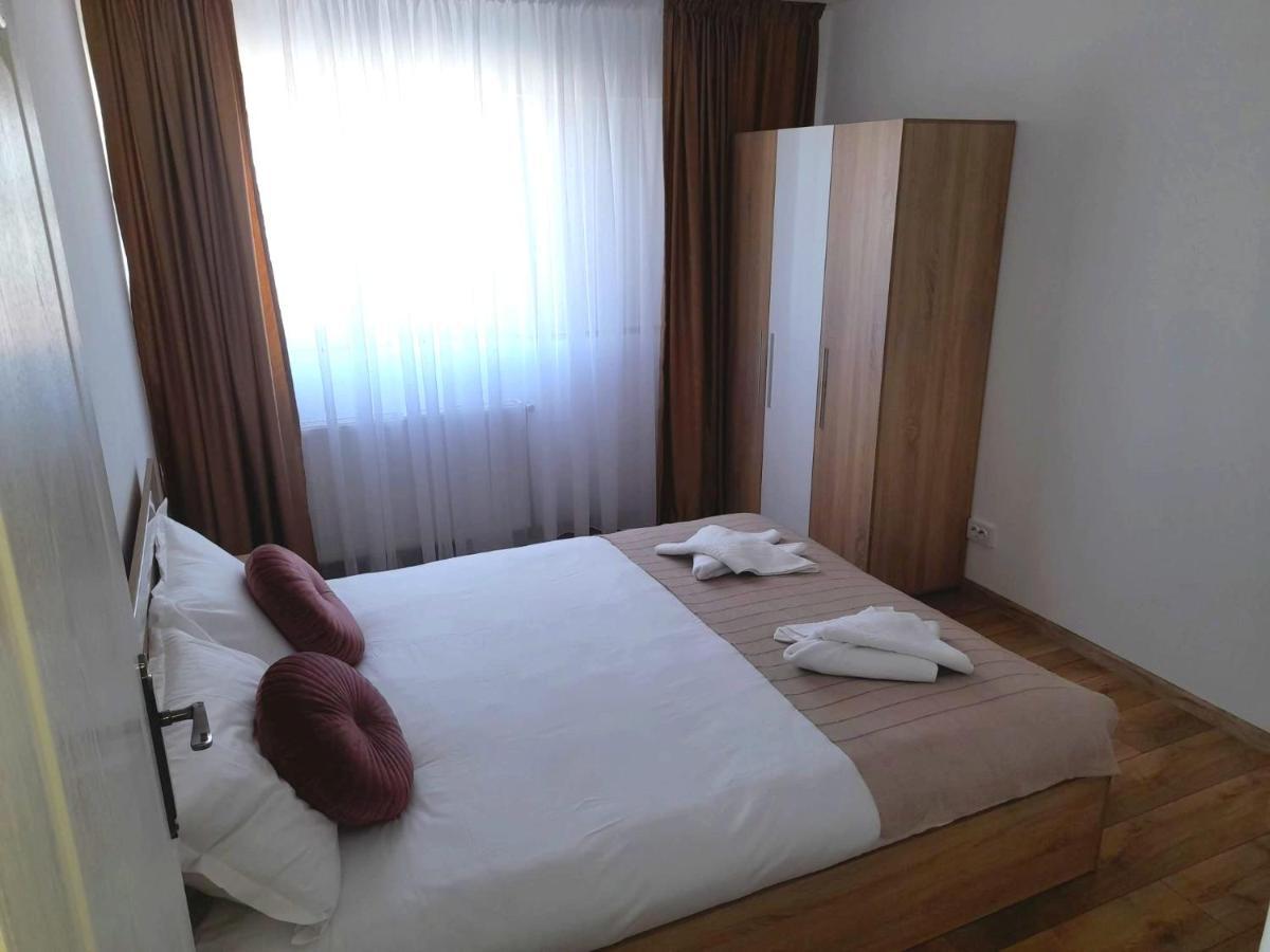Pensiunea Eden House Крайова Экстерьер фото