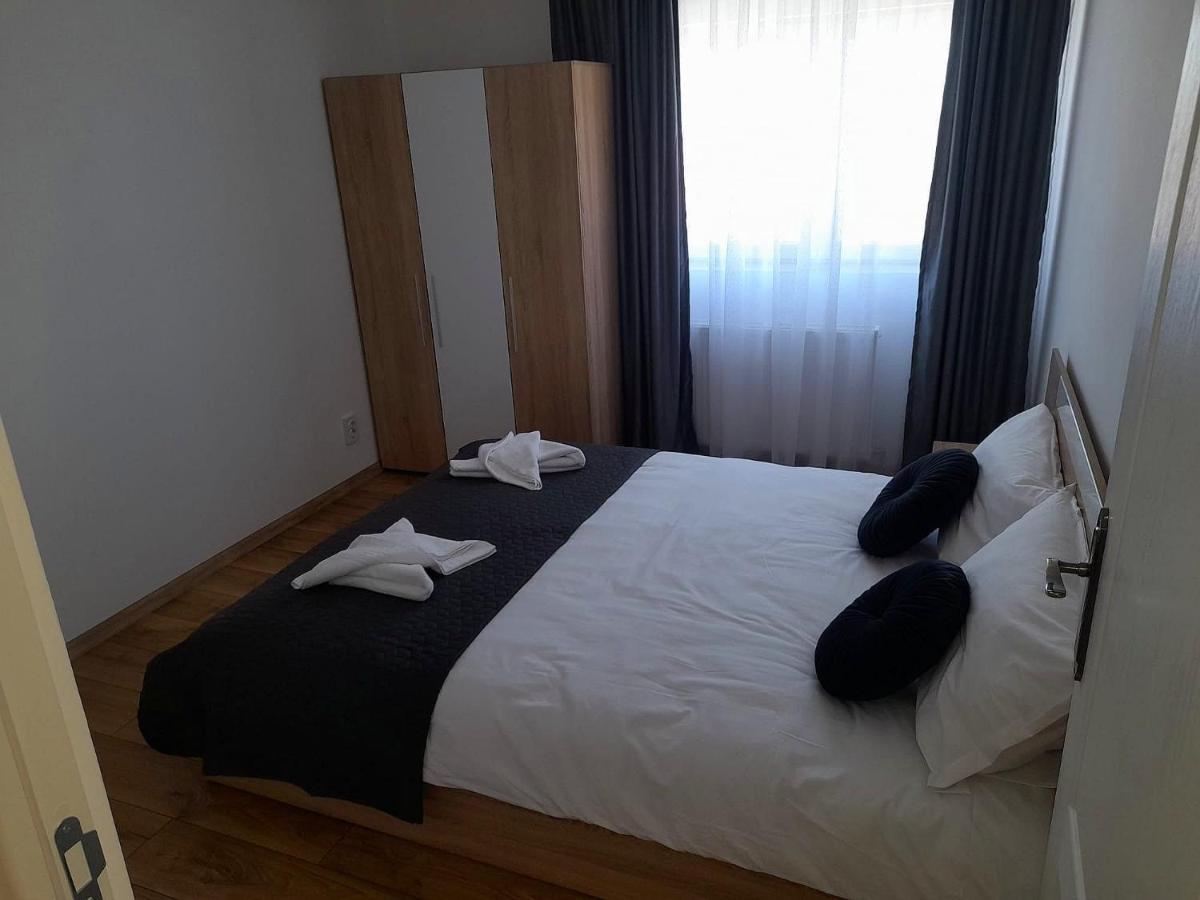 Pensiunea Eden House Крайова Экстерьер фото
