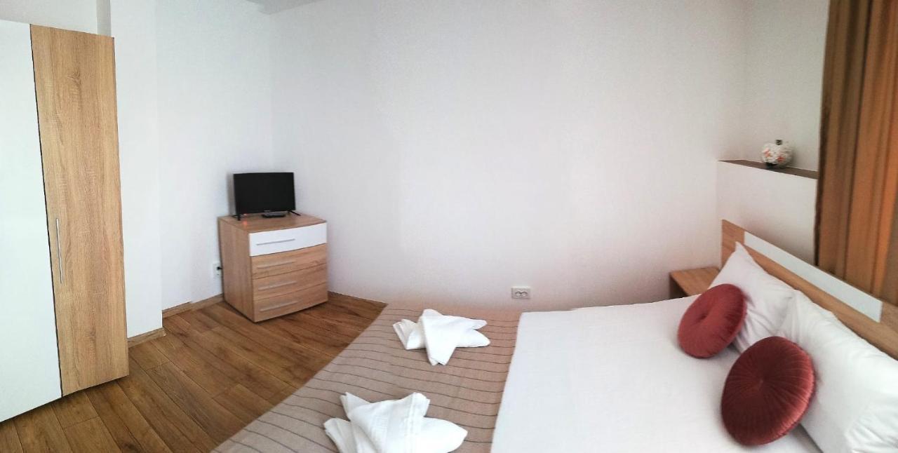 Pensiunea Eden House Крайова Экстерьер фото