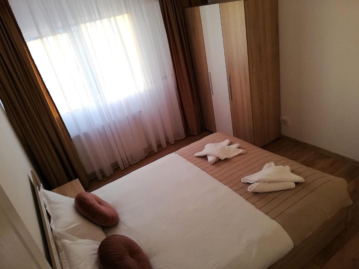 Pensiunea Eden House Крайова Экстерьер фото